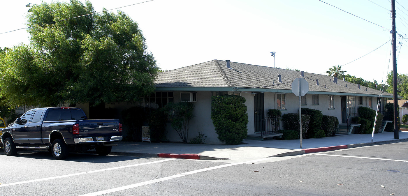 123 W 10th St in Antioch, CA - Foto de edificio