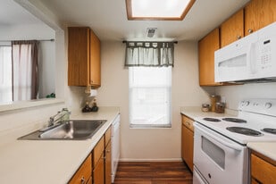 Eaglerock Village Apartments in Wichita, KS - Building Photo