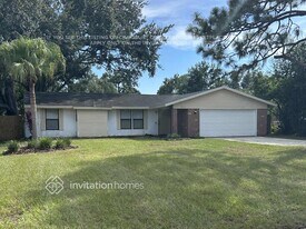 703 Redondo Dr in Brandon, FL - Building Photo