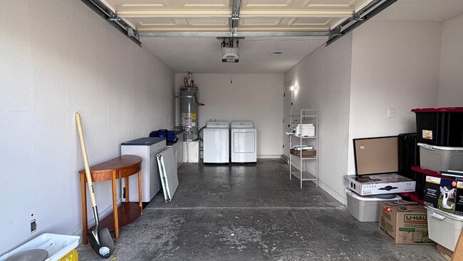 2318 El Molino Cir in Las Vegas, NV - Building Photo - Building Photo