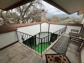 4503 Shavano Woods in San Antonio, TX - Building Photo - Building Photo