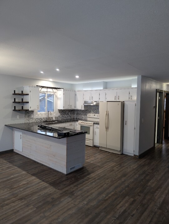 8381 5th St NE in Minneapolis, MN - Building Photo