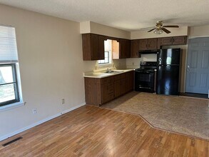 1429 N Wabash Ave in Springfield, MO - Building Photo - Building Photo