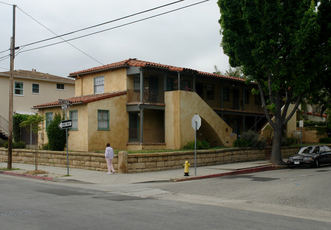 236 W Victoria St in Santa Barbara, CA - Building Photo - Building Photo