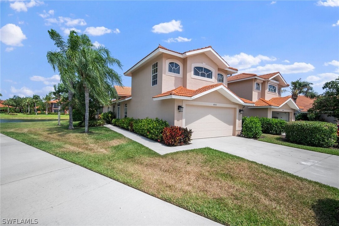 6553 Castlelawn Pl in Naples, FL - Building Photo