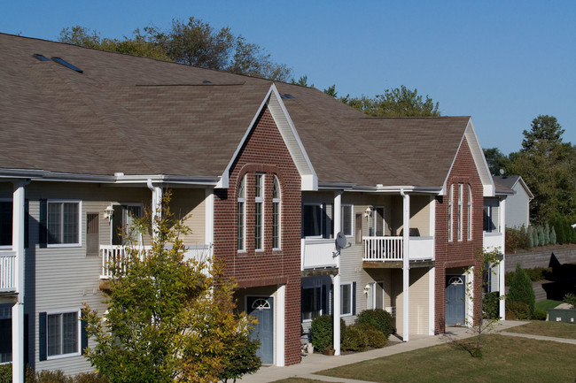 Wildwood Apartments in East Troy, WI - Foto de edificio - Building Photo