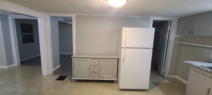 261 Sunnyside Ave in Watertown, CT - Foto de edificio - Building Photo