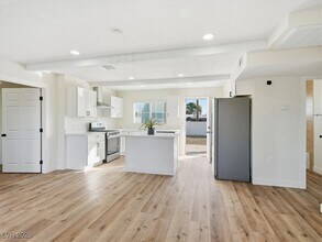 604 Stanford St in Las Vegas, NV - Building Photo - Building Photo