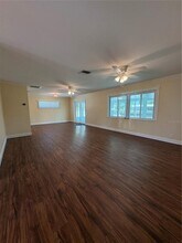 8434 Boxwood Dr in Tampa, FL - Building Photo - Building Photo