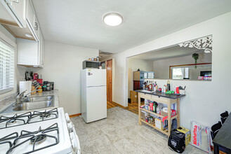 4055 E Main St in Avon, IN - Building Photo - Interior Photo