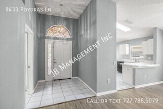 8433 Poydras Ln in Tampa, FL - Building Photo - Building Photo