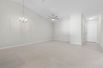 13 Squadron Pl in Palm Coast, FL - Building Photo - Building Photo