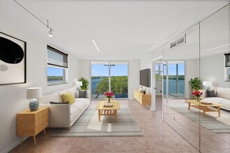 689 NE 6th Ct in Boynton Beach, FL - Building Photo - Building Photo