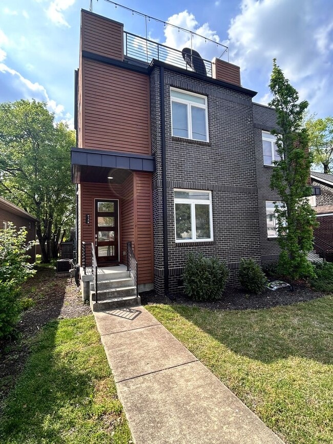 property at 913 14th Ave S