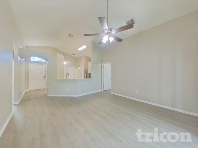 2465 Hybrid Dr in Kissimmee, FL - Building Photo - Building Photo