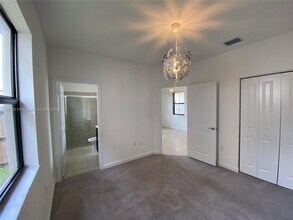 2424 SE 3rd St in Homestead, FL - Building Photo - Building Photo