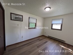 937 W Madison St in Platteville, WI - Building Photo - Building Photo