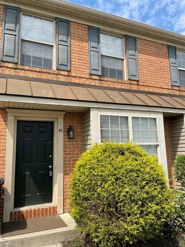 property at 41 Covington Ct