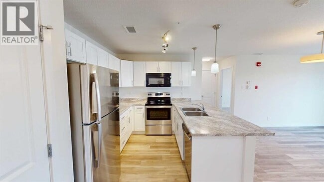 10101-10101 101 Ave in Grande Prairie, AB - Building Photo - Building Photo