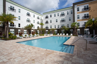 Lofts At Eden in Sanford, FL - Foto de edificio - Building Photo