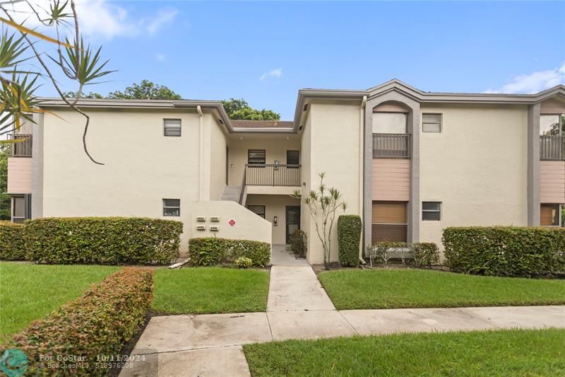 4498 Carambola Cir N in Coconut Creek, FL - Building Photo