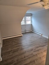 3929 Township Line Rd, Unit C-SecondFloor in Collegeville, PA - Foto de edificio - Building Photo