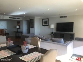 4267 Marina City Dr-Unit -Unit 802 in Marina Del Rey, CA - Building Photo - Building Photo