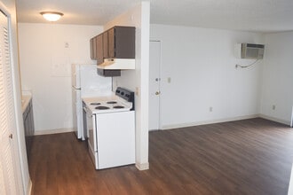 Cedar Grove Apartments in Manitowoc, WI - Building Photo - Building Photo