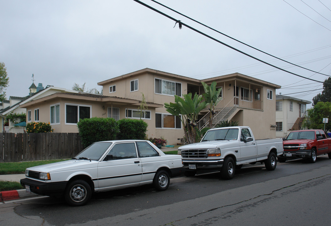 1527 La Playa Ave in San Diego, CA - Building Photo