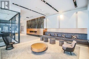 128 Fairview Mall Dr in Toronto, ON - Building Photo