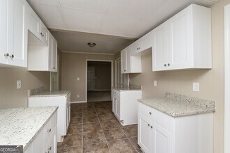 3554 Mill Glen Dr in Douglasville, GA - Foto de edificio - Building Photo