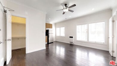 334 Heliotrope Dr in Los Angeles, CA - Building Photo - Building Photo