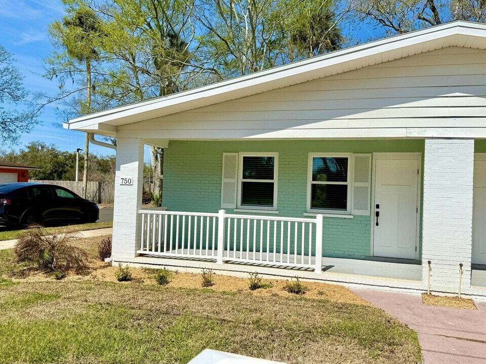748-750 Bethune St in Daytona Beach, FL - Building Photo