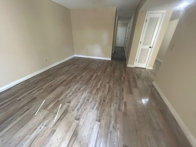 property at 2912 Chatsworth Rd