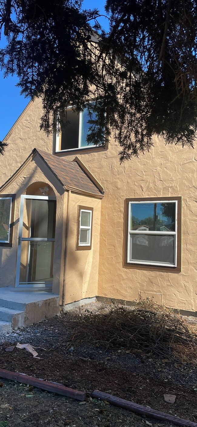 property at 2919 Summers Ln