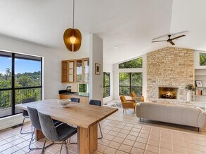 1302 Wild Basin Ledge in Austin, TX - Building Photo - Building Photo
