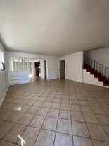 320 E Home St in Long Beach, CA - Building Photo