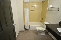 1025 Swanson St photo'