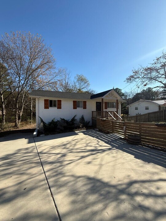 5283 US-41 in Ringgold, GA - Building Photo