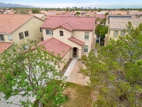 702 Holland Heights Ave in Las Vegas, NV - Building Photo - Building Photo