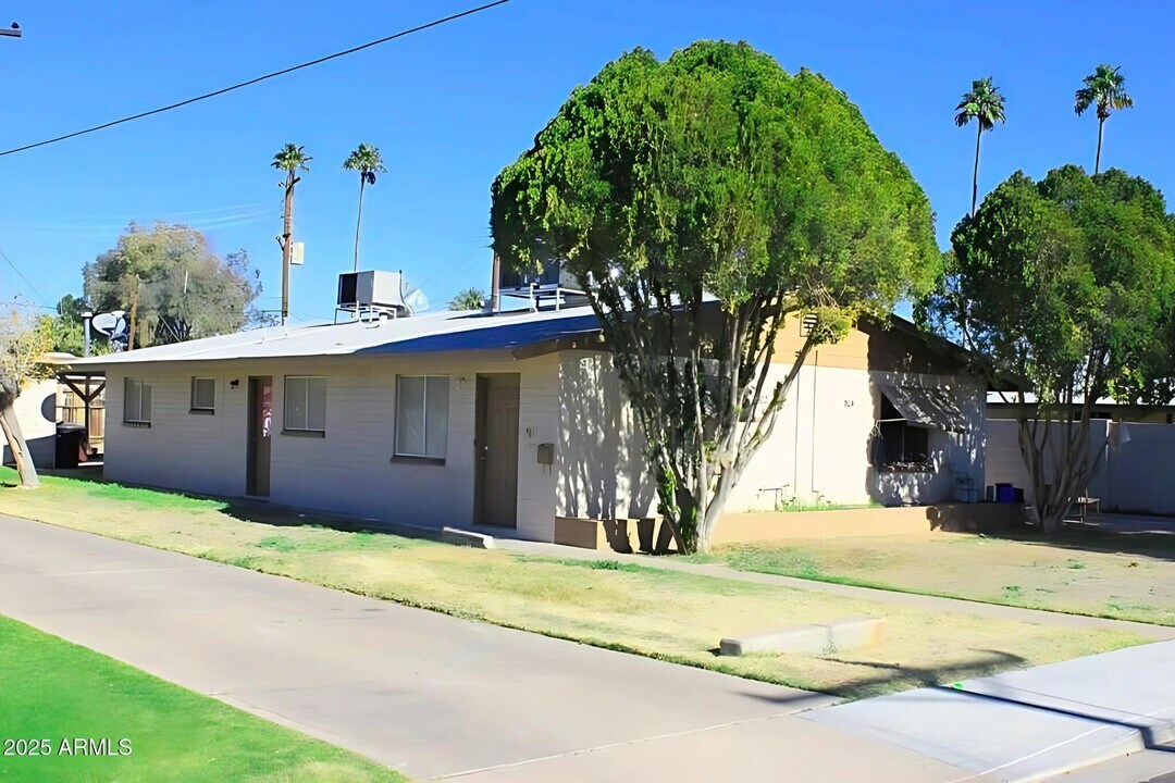 902 E 4th Pl in Mesa, AZ - Building Photo