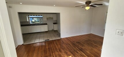 304 Wilshire Dr in Machesney Park, IL - Building Photo - Building Photo