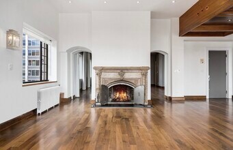 707 W Junior Ter, Unit 12PH in Chicago, IL - Building Photo - Building Photo