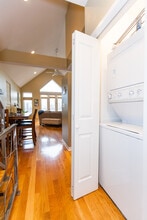 928 N Wood St, Unit 3 in Chicago, IL - Foto de edificio - Building Photo