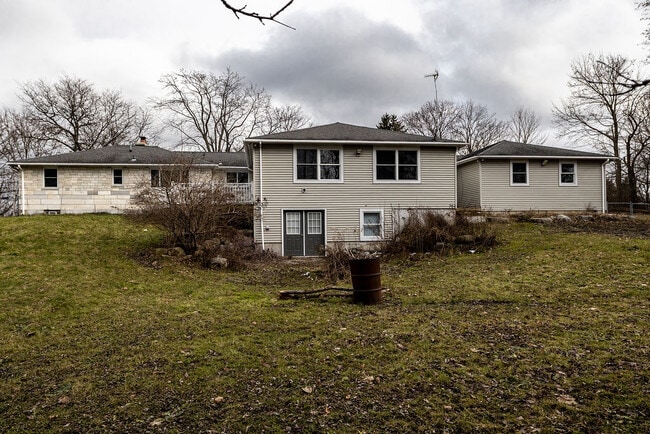 4559 Makyes Rd in Syracuse, NY - Foto de edificio - Building Photo