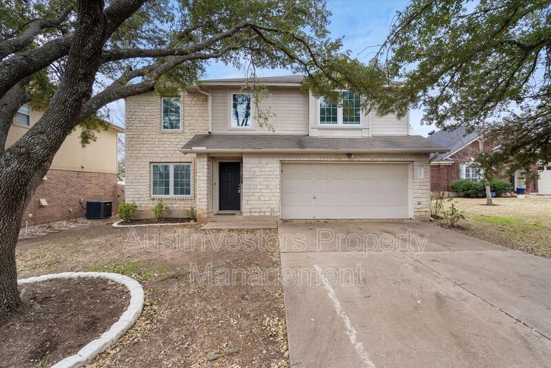 8143 Hawick Dr in Round Rock, TX - Building Photo