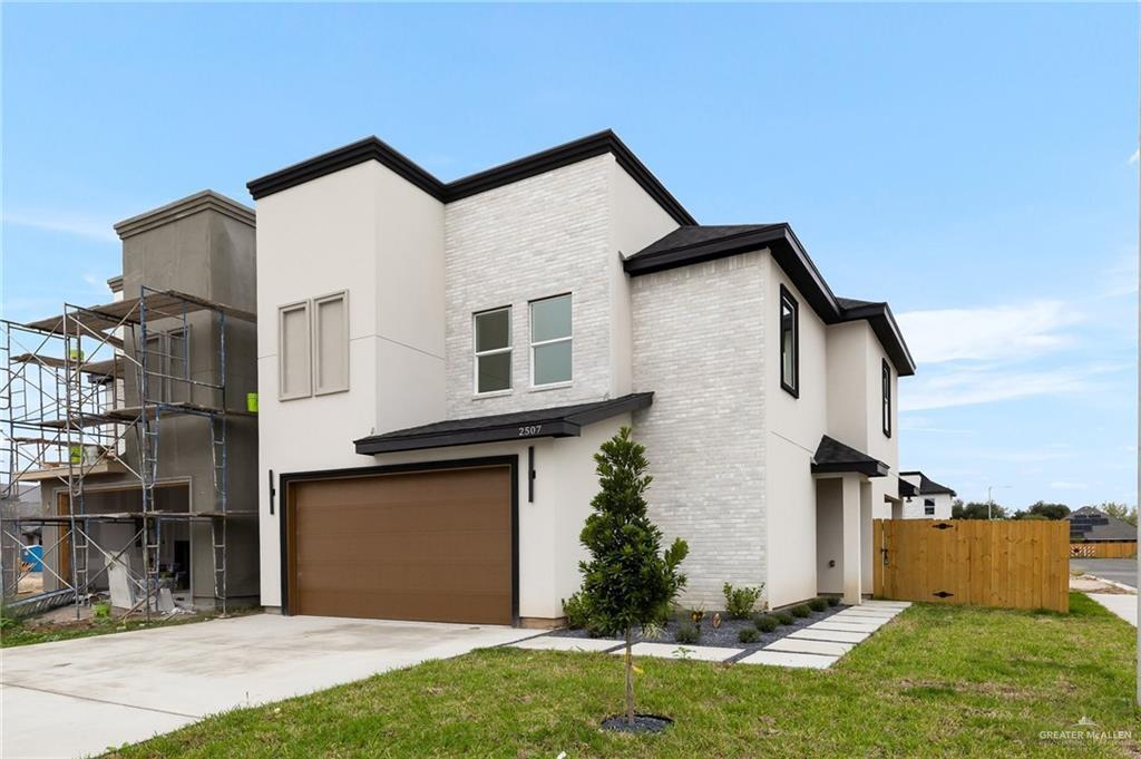2507 E Solar Dr in Mission, TX - Building Photo