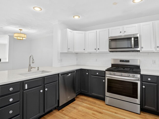12 Ship Ave in Medford, MA - Building Photo - Building Photo