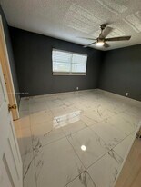 700 SW 80th Ter in North Lauderdale, FL - Building Photo