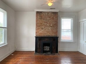 3042 Gilbert Ave, Unit 2 in Cincinnati, OH - Foto de edificio - Building Photo